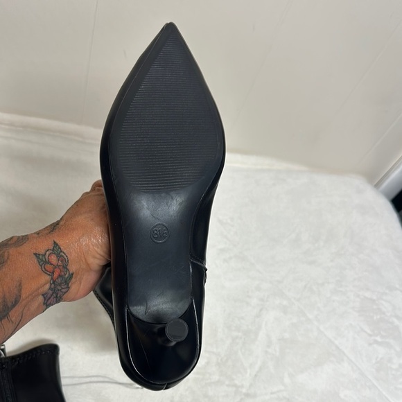 A New Day Black Heeled Boots with Sleek Design - Picture 7 of 11